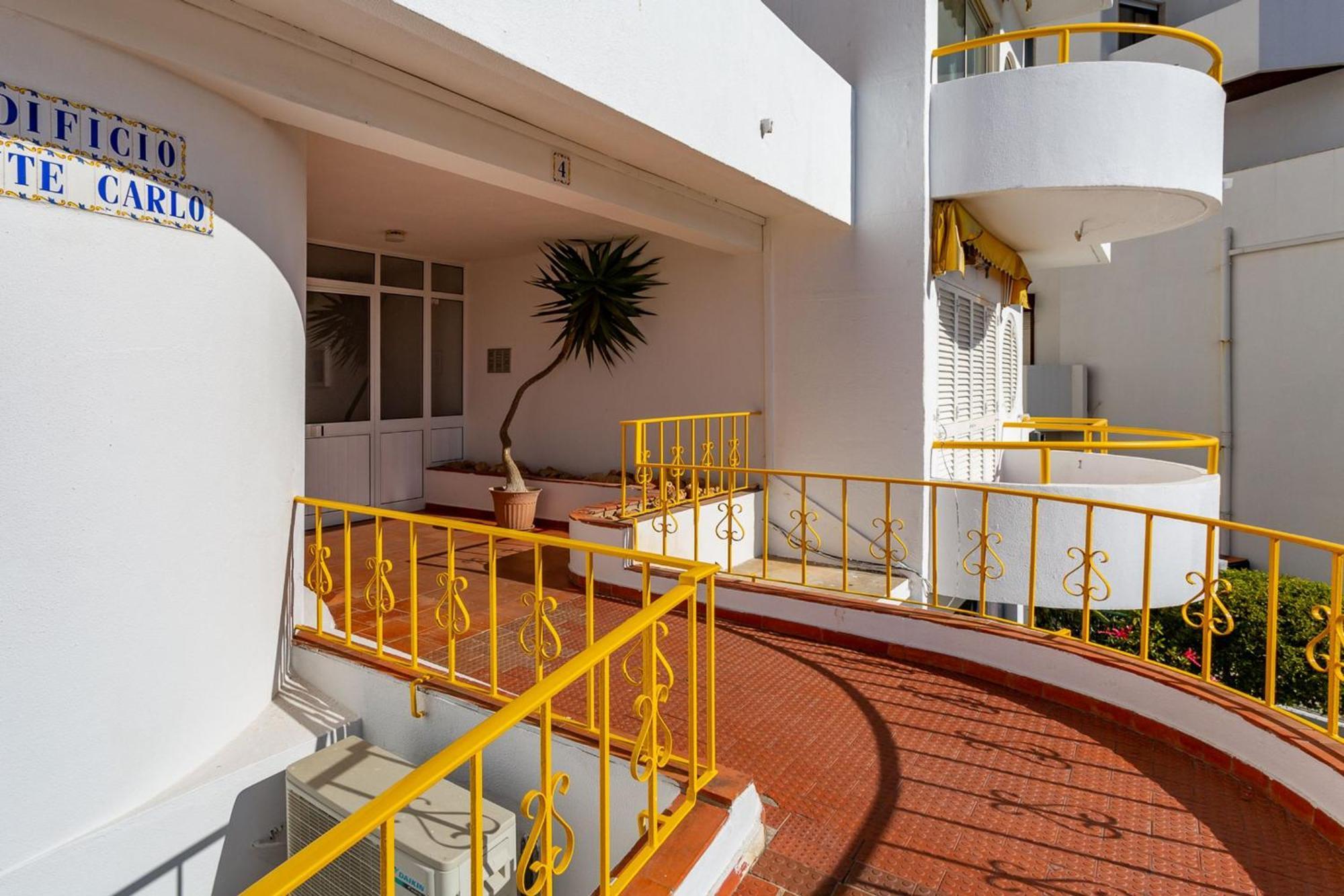 Typical T2 In Albufeira W/ Balcony By Lovelystay Luaran gambar