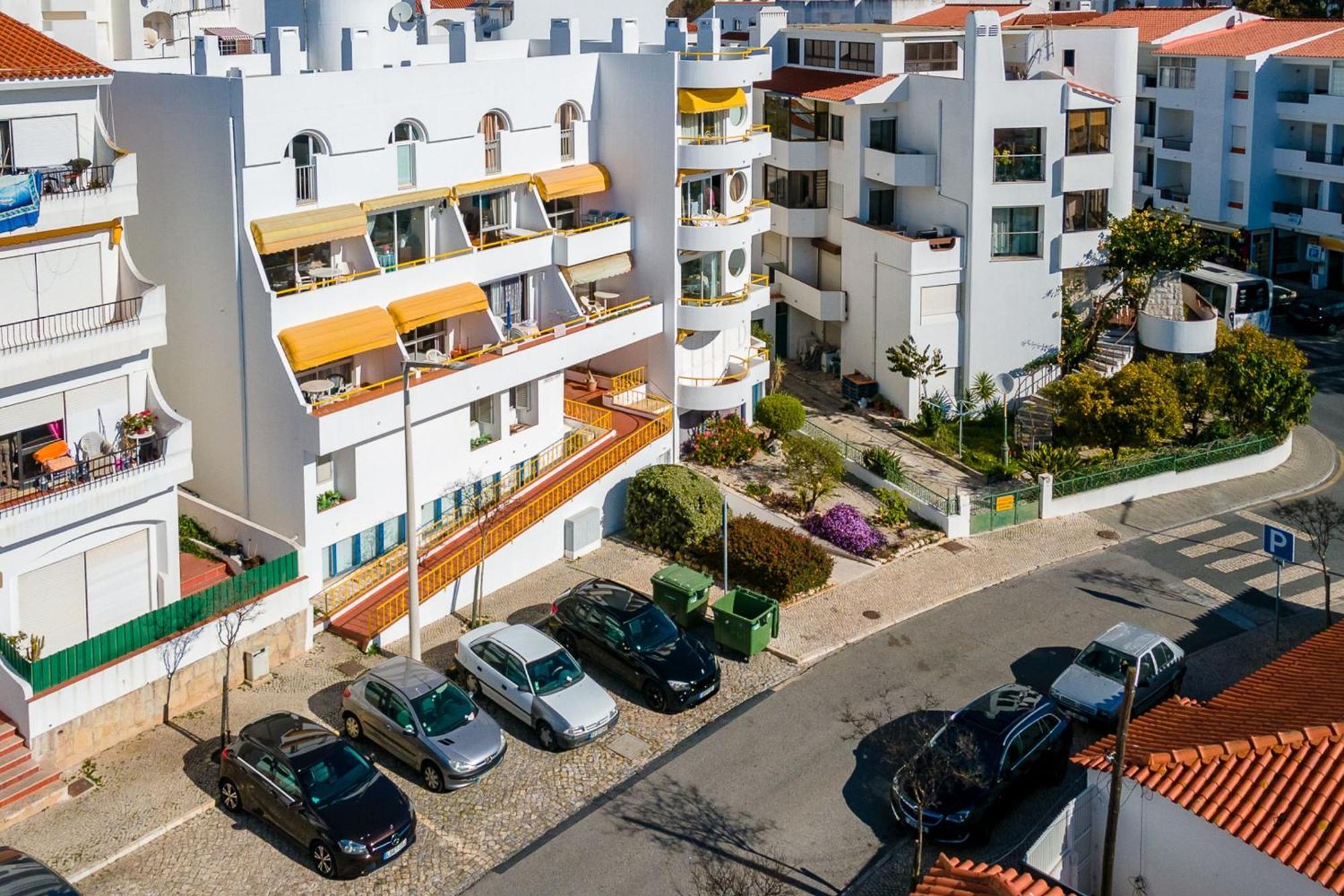 Typical T2 In Albufeira W/ Balcony By Lovelystay Luaran gambar